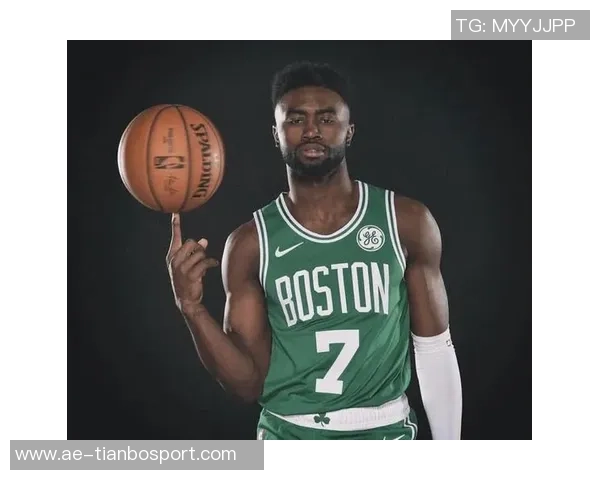 张佳玮点评杰伦布朗次节表现绿军实力展现超越战绩的深度分析 张佳玮点评杰伦布朗次节表现绿军实力展现超越战绩的深度分析